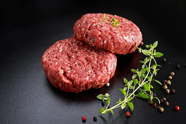 BEEF PATTIES  140G X 2    